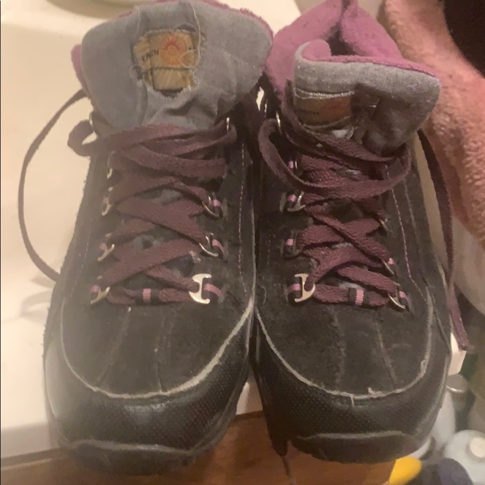 Earth spirit boots